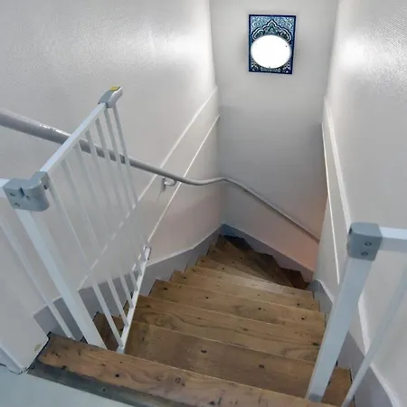 Maison De Charme Dans Rue Tres Calme