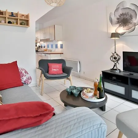 Дом отдыха Maison De Charme Dans Rue Tres Calme Сен-Мало